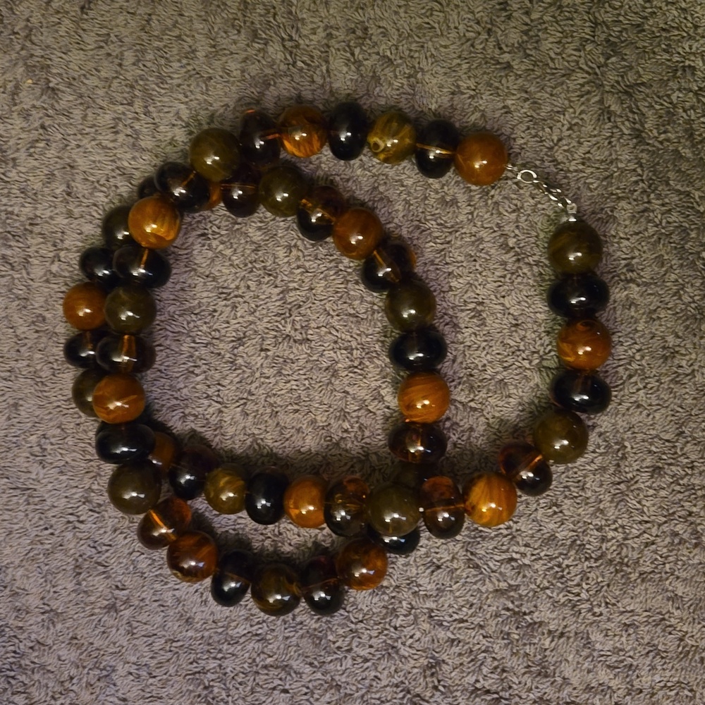 Vintage amber bakelight strand 33'